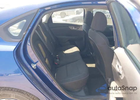 2019 Kia Forte Lxs z USA, uszkodzony, nr VIN 3KPF24AD3KE060393